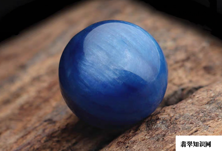 天然蓝晶石的功效与作用蓝晶石佩戴禁忌